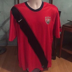 ⚽️NWOT Nike US soccer short sleeve tee
